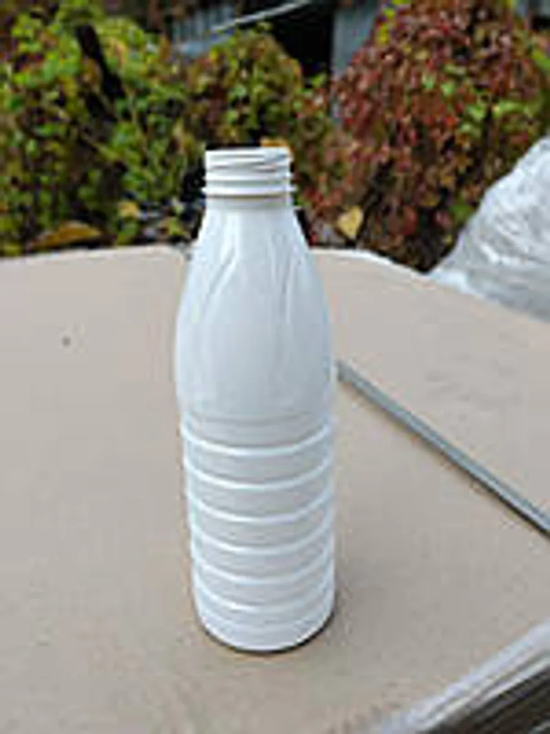 Бутылка пластиковая 1 л белого цвета с широким горлом 38 мм Milk